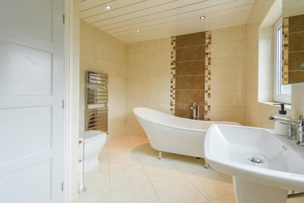 Luxurious & Tranquil Riverside Getaway Great Harwood Εξωτερικό φωτογραφία