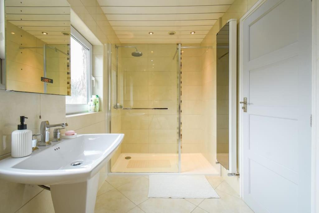 Luxurious & Tranquil Riverside Getaway Great Harwood Εξωτερικό φωτογραφία